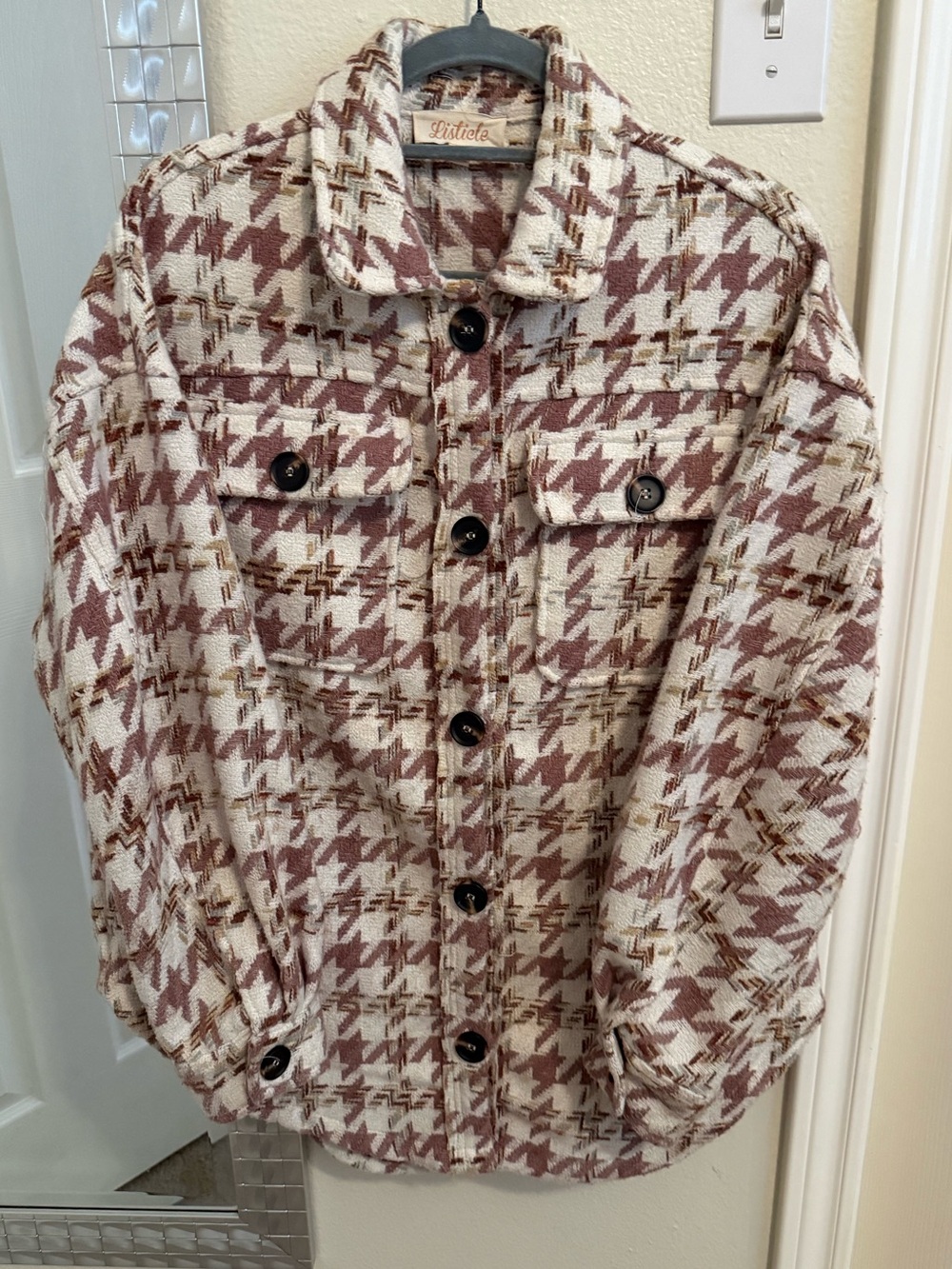 Listiole Houndstooth Shacket Jacket in Cream and Dusty Rose - Size Small - Picture 2 of 4